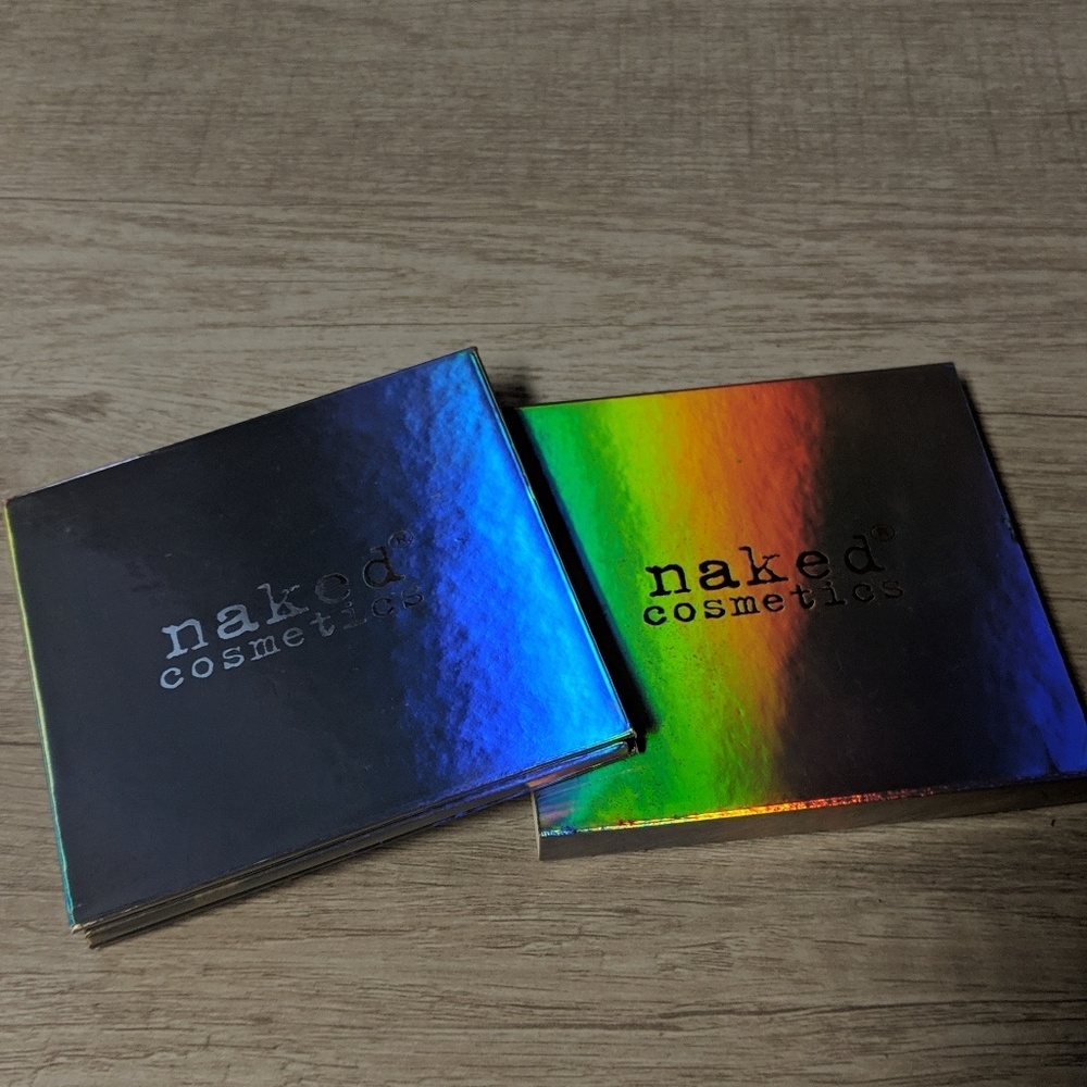 💜Naked Cosmetics Hologram Highlighter Palette